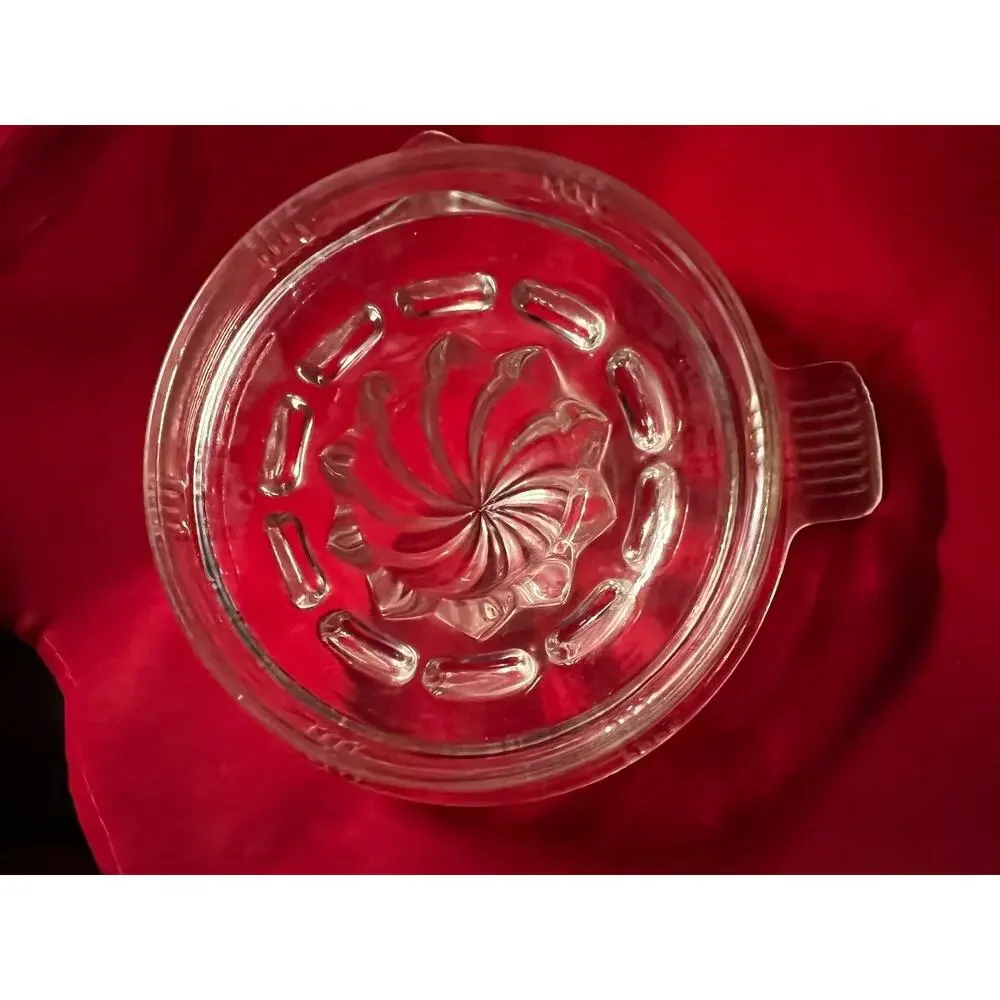 Vintage Criss Cross Juicers with Side Tab - set of 2 - Picture 8 of 11